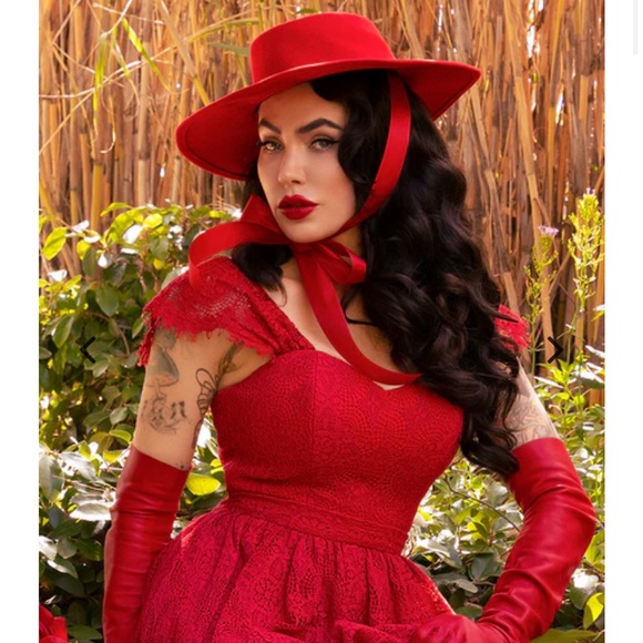 Southern Gothic Bustier - Picture 2 of 6